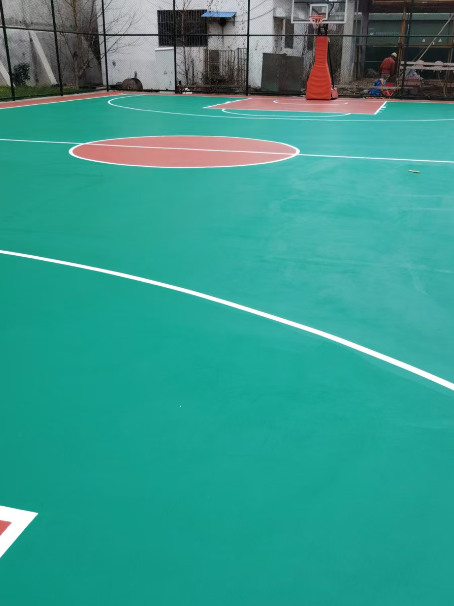 天门 球场长期使用易出现地面开裂
